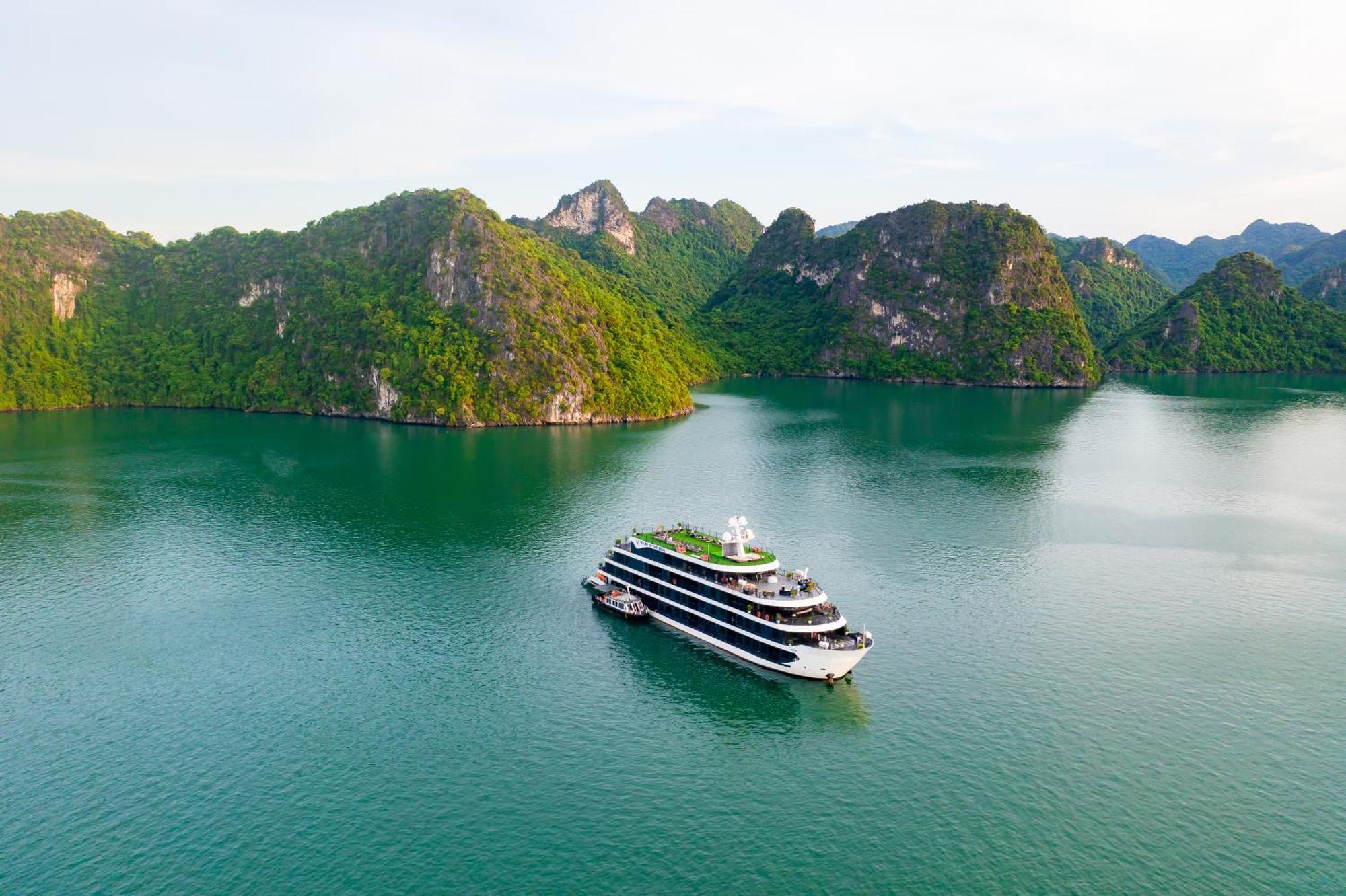Era Halong Cruise Hotel Ha Long Exterior photo