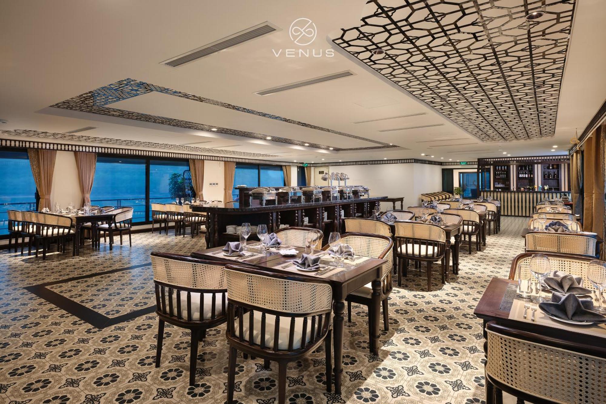 Era Halong Cruise Hotel Ha Long Exterior photo